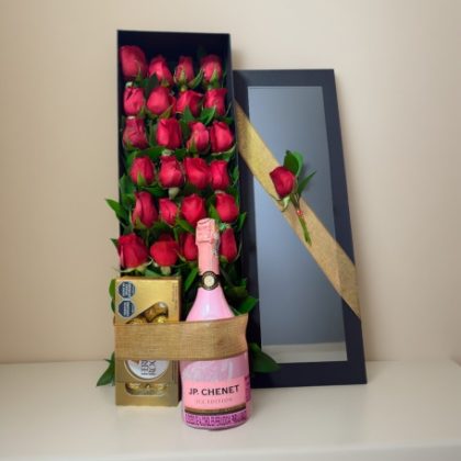 Arreglo de Rosas, Chocolates y Vino JP Chenet