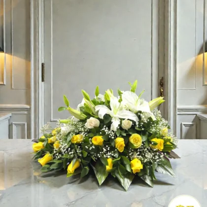 Arreglo Floral de Rosas y Lirios