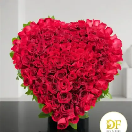 Ramo de Rosas Forma Corazón